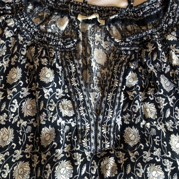 Womens size XS Blue and White Max Studio Short Flutter Sleeve Blouse - Picture 10 of 10